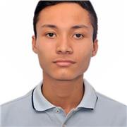 Estudiante universitario en ingeniería de sistemas te ayuda a entender sobre informatica